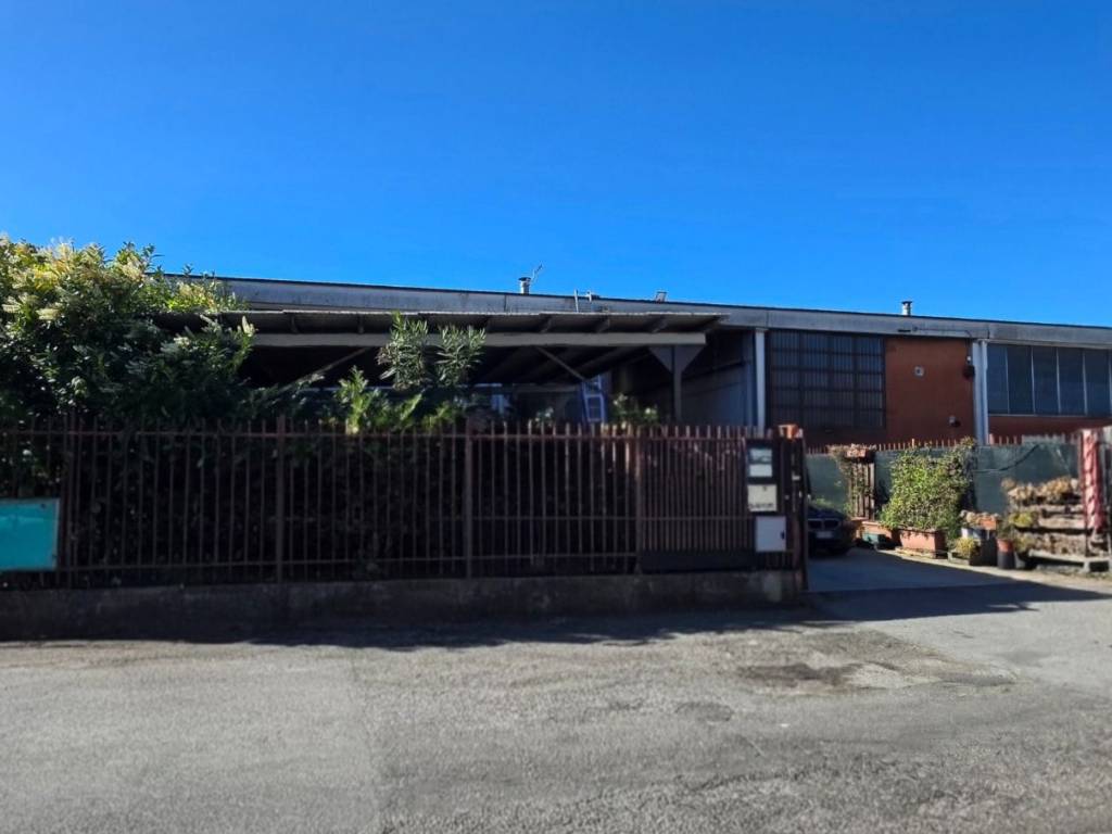 appartamento in vendita a Pieve Emanuele in zona Fizzonasco