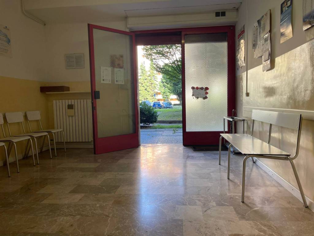 negozio in vendita a Pieve Emanuele