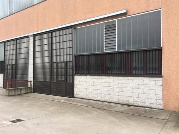 capannone in vendita a Pieve Emanuele