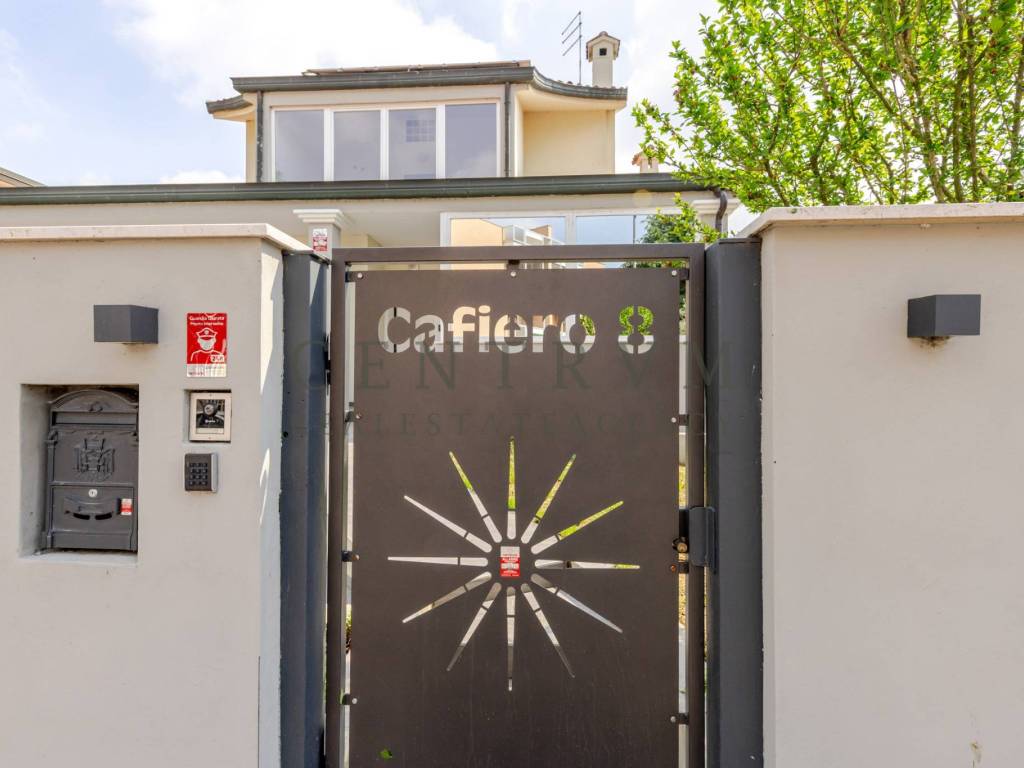 casa indipendente in vendita a Pieve Emanuele in zona Fizzonasco