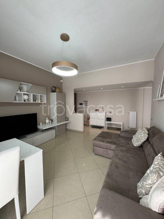 appartamento in vendita a Pieve Emanuele in zona Fizzonasco