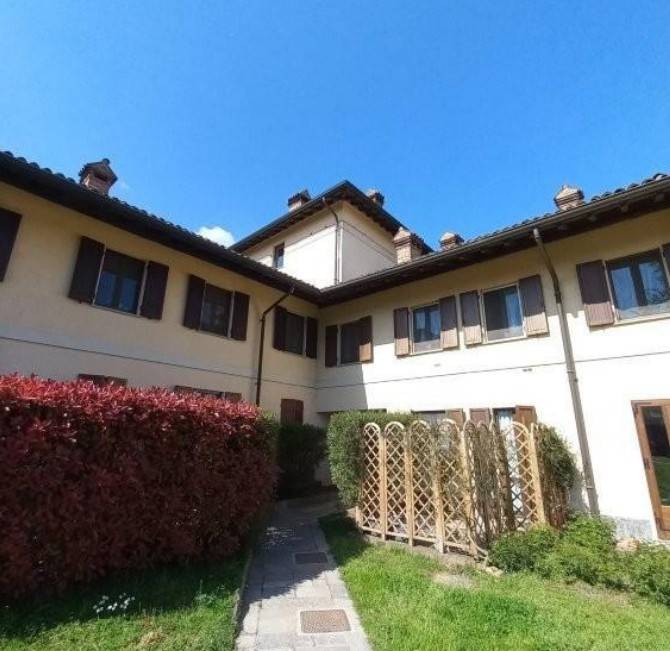 appartamento in vendita a Pieve Emanuele in zona Tolcinasco