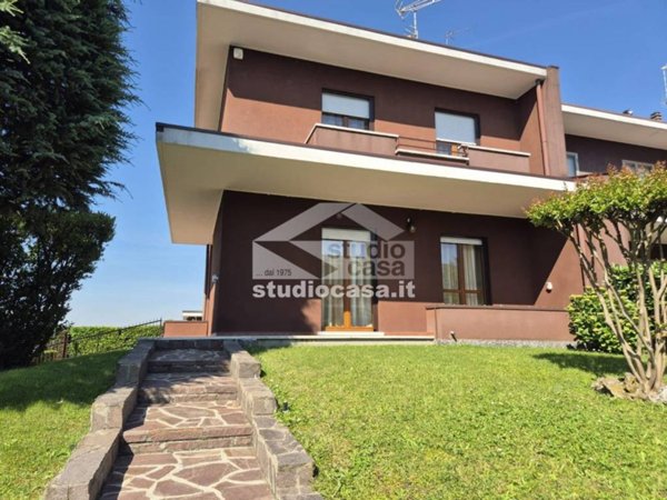 casa indipendente in vendita a Pieve Emanuele in zona Fizzonasco