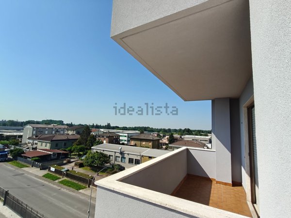 appartamento in vendita a Pieve Emanuele in zona Fizzonasco