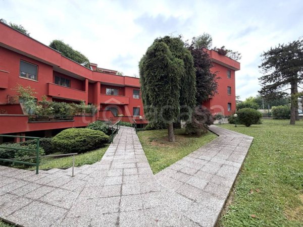 appartamento in vendita a Pieve Emanuele in zona Fizzonasco