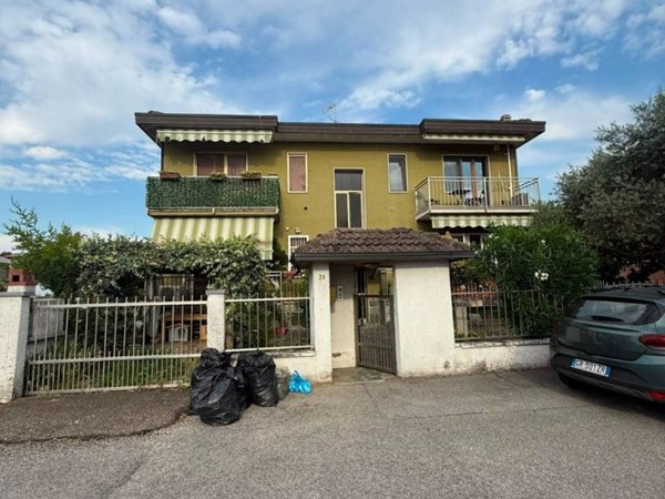 appartamento in vendita a Pieve Emanuele in zona Fizzonasco