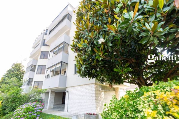appartamento in vendita a Pieve Emanuele in zona Fizzonasco