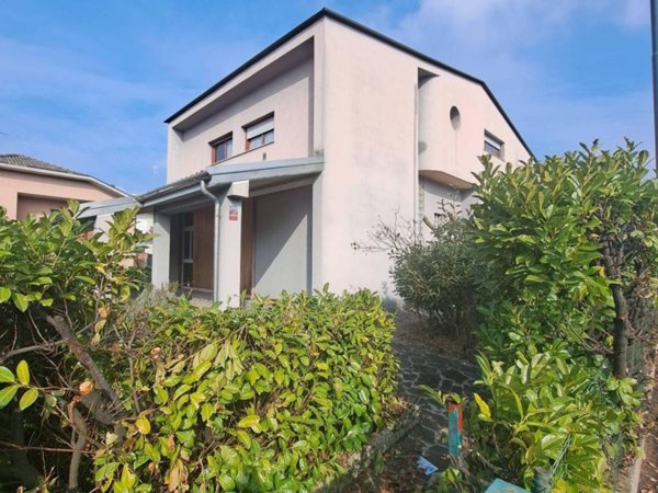 casa indipendente in vendita a Pieve Emanuele