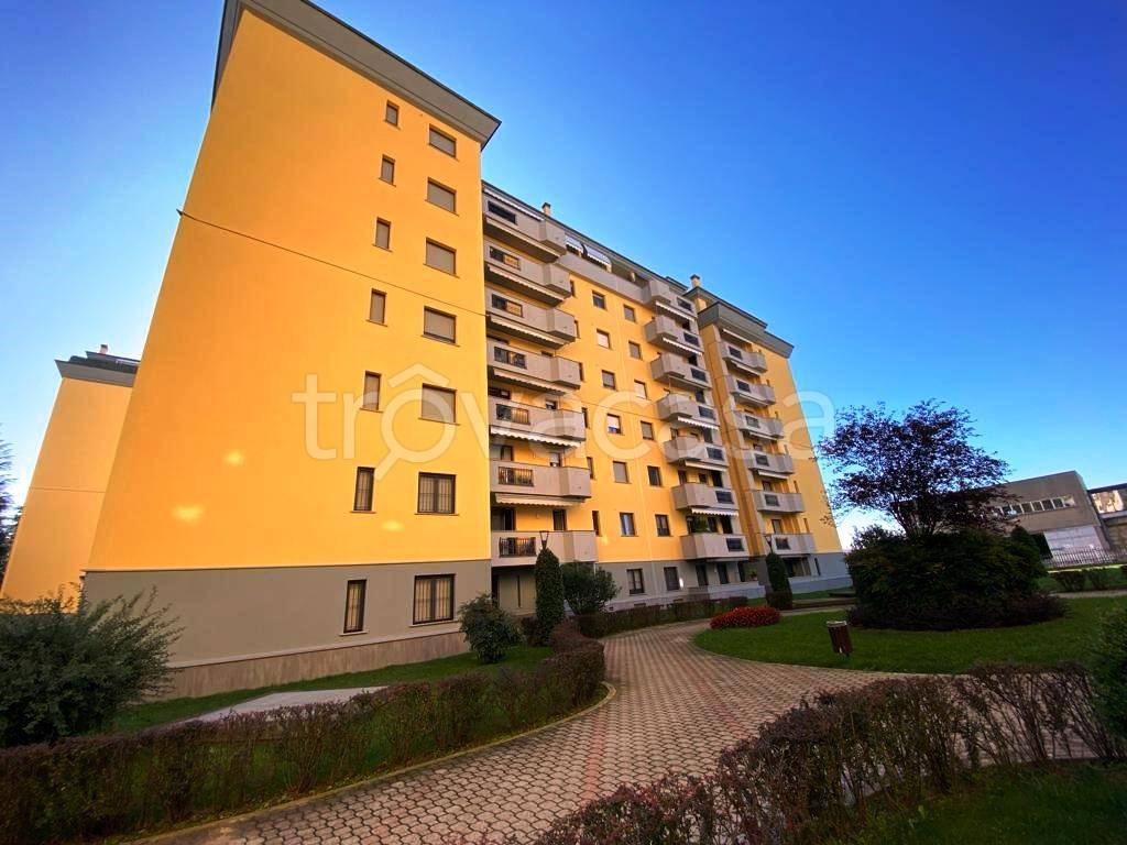 appartamento in vendita a Pieve Emanuele in zona Fizzonasco