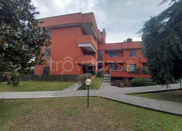 appartamento in vendita a Pieve Emanuele in zona Fizzonasco