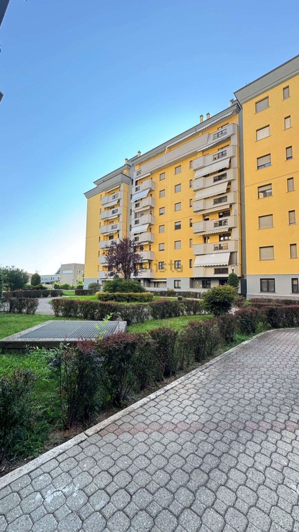 appartamento in vendita a Pieve Emanuele in zona Fizzonasco