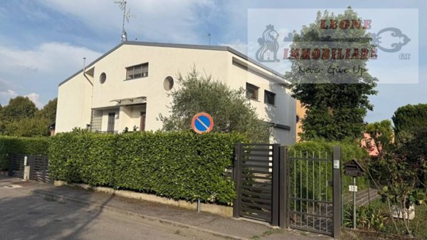 casa indipendente in vendita a Pieve Emanuele