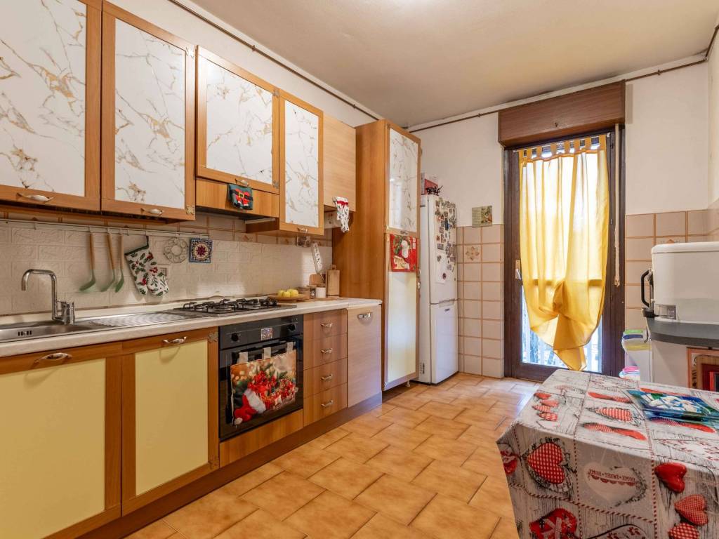 appartamento in vendita a Pieve Emanuele in zona Fizzonasco