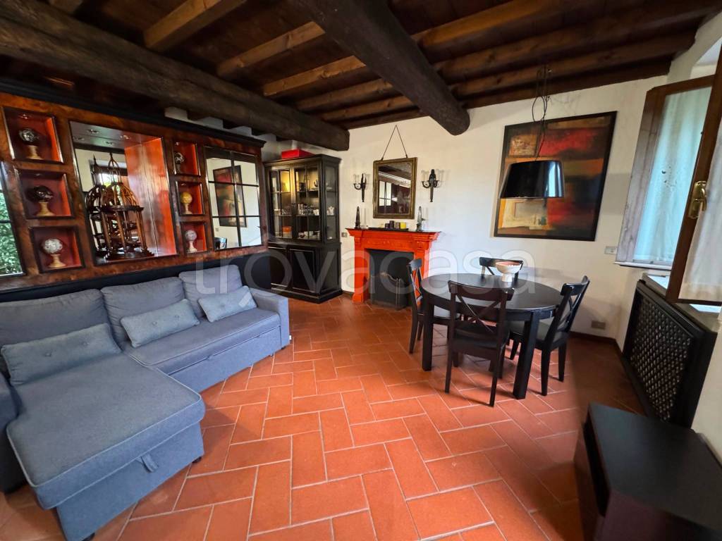 appartamento in vendita a Pieve Emanuele in zona Fizzonasco