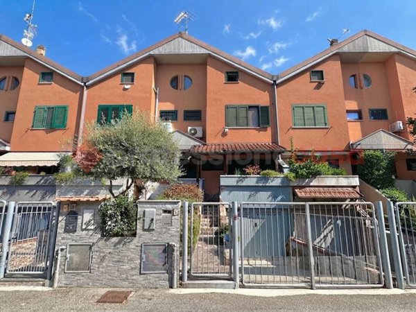casa indipendente in vendita a Pieve Emanuele