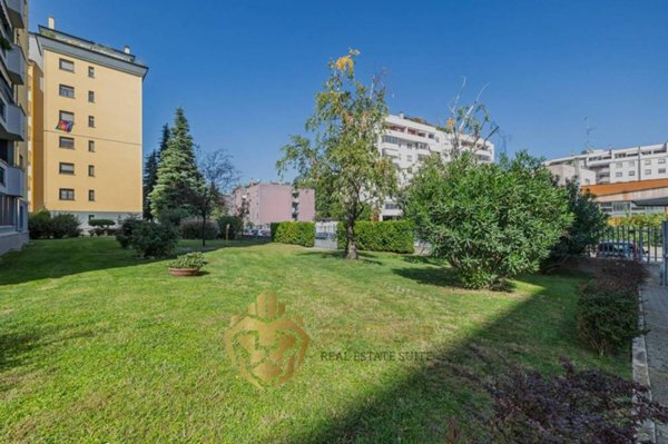 appartamento in vendita a Pieve Emanuele in zona Fizzonasco