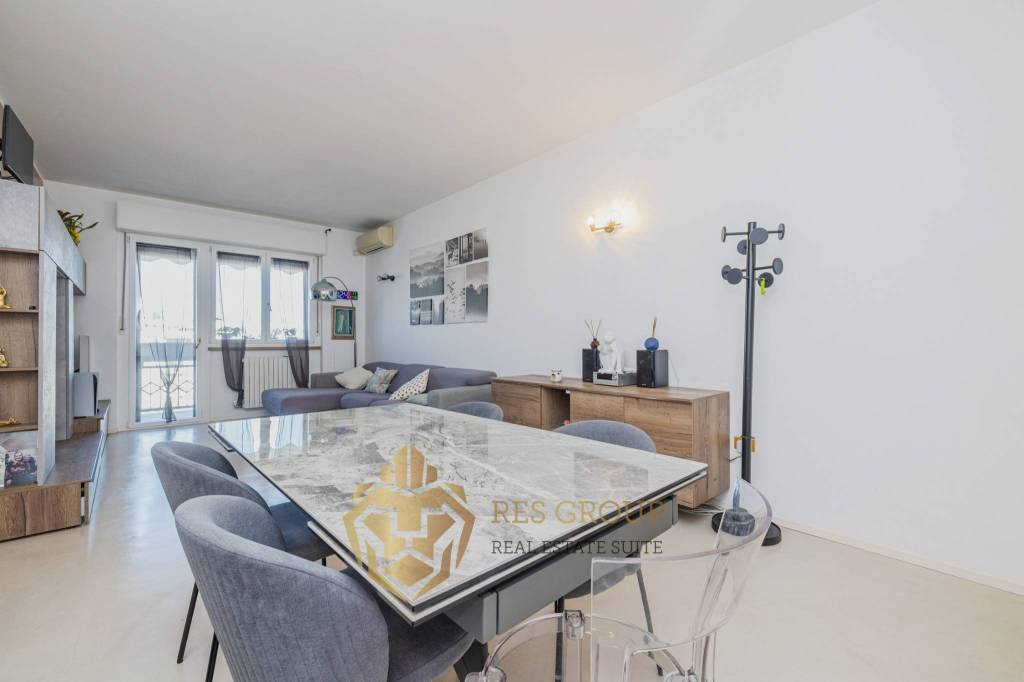 appartamento in vendita a Pieve Emanuele in zona Fizzonasco