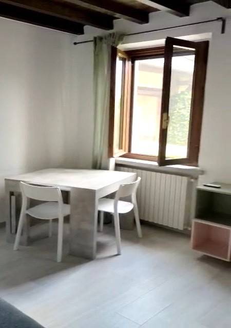 appartamento in vendita a Pieve Emanuele in zona Fizzonasco