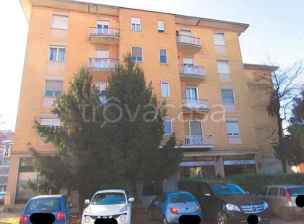 negozio in vendita a Pioltello in zona Seggiano