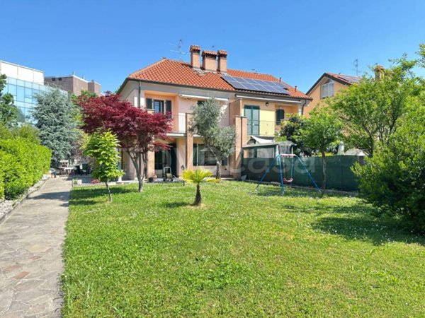 casa indipendente in vendita a Pioltello in zona Limito