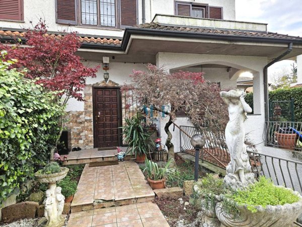 appartamento in vendita a Pioltello in zona Seggiano