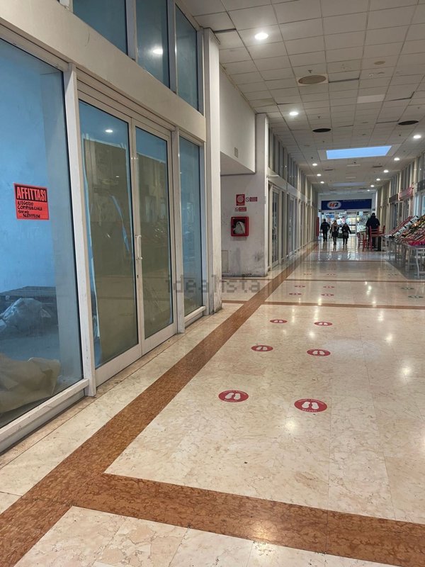 negozio in vendita a Pioltello