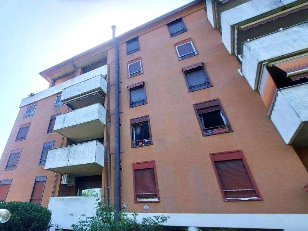 appartamento in vendita a Pioltello in zona Seggiano