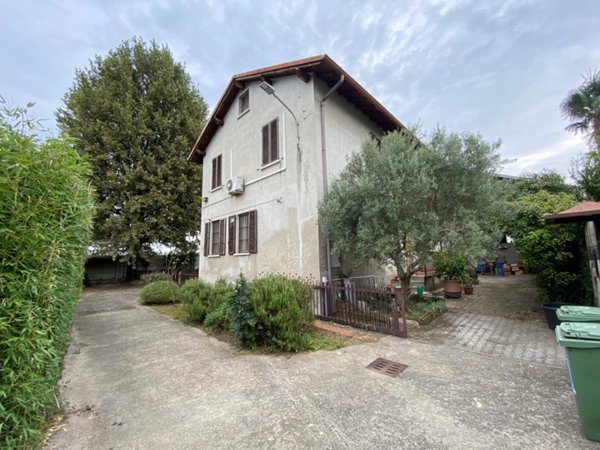 casale in vendita a Pioltello