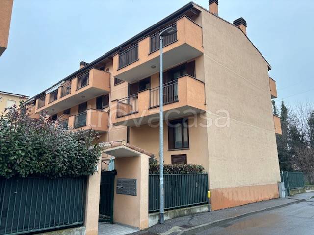 appartamento in vendita a Pioltello in zona Seggiano