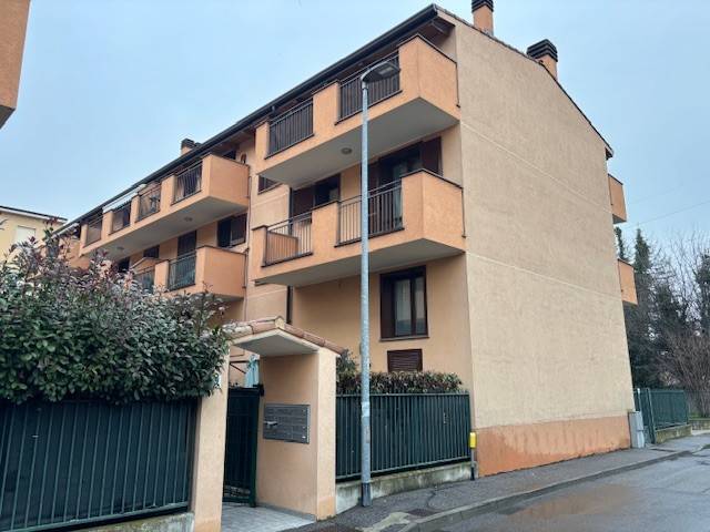 appartamento in vendita a Pioltello in zona Seggiano