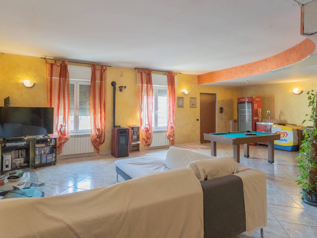 appartamento in vendita a Pioltello in zona Seggiano