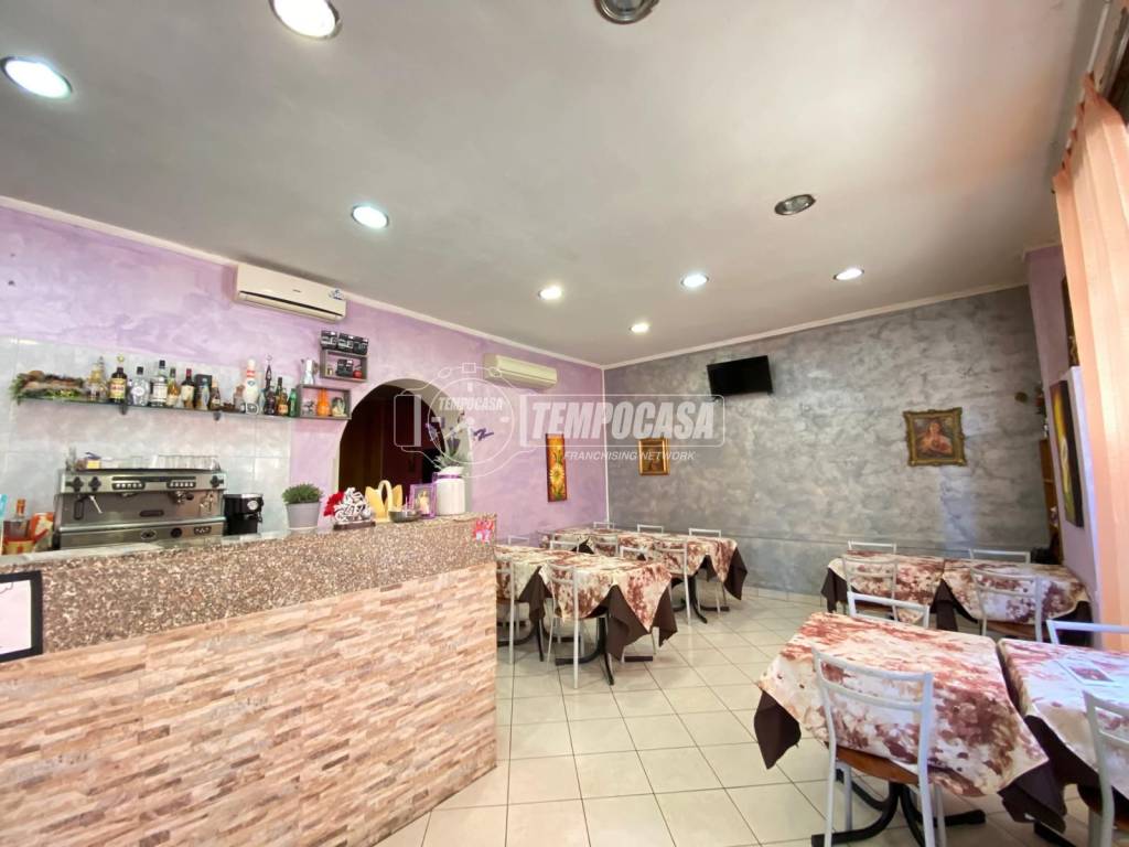 negozio in vendita a Pioltello in zona San Felice