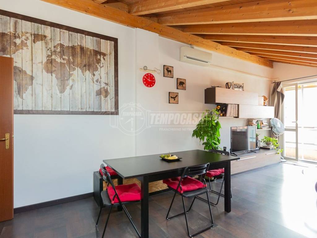 casa indipendente in vendita a Pioltello