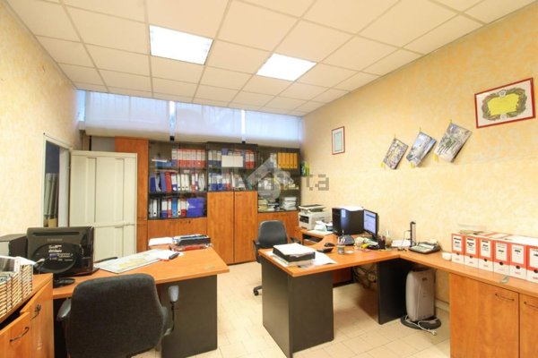 capannone in vendita a Pioltello