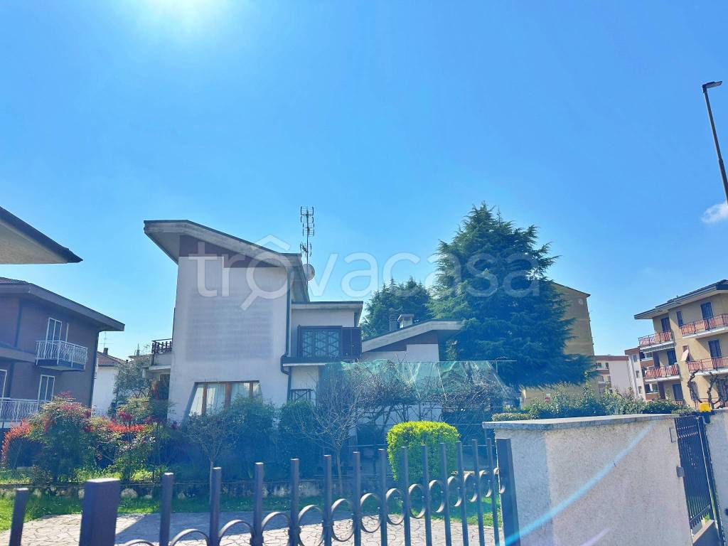 casa indipendente in vendita a Pioltello