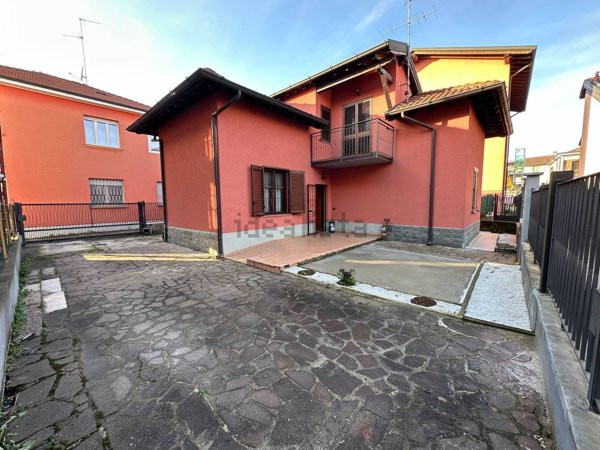 casa indipendente in vendita a Pioltello