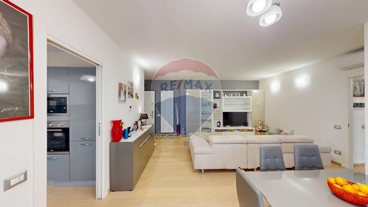 appartamento in vendita a Pioltello in zona Seggiano