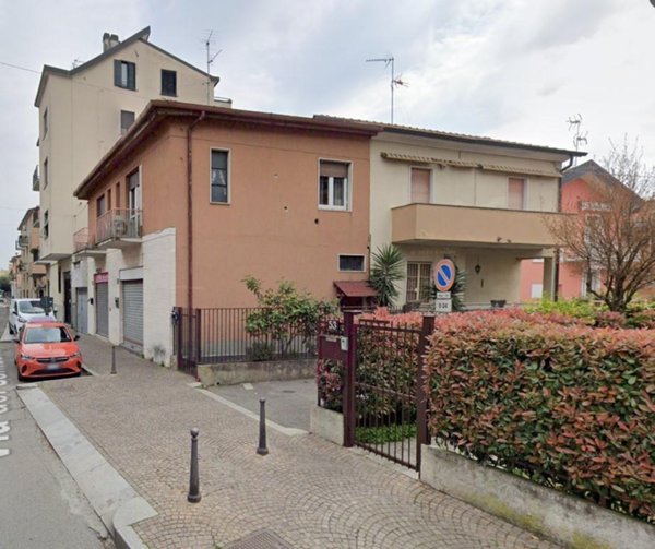 negozio in vendita a Pioltello in zona Seggiano