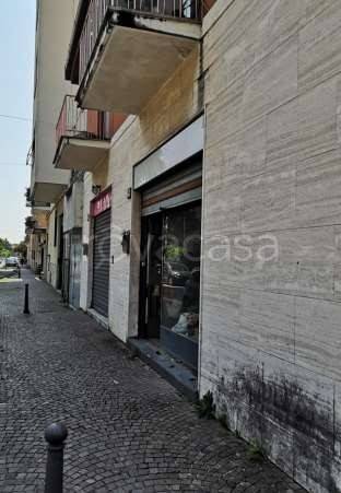 negozio in vendita a Pioltello in zona Seggiano