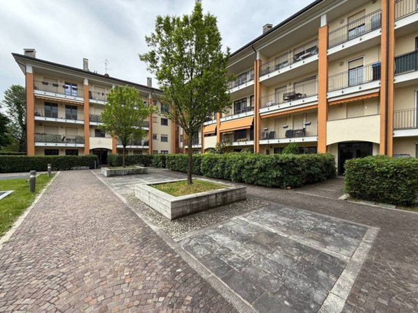 appartamento in vendita a Pioltello in zona Limito