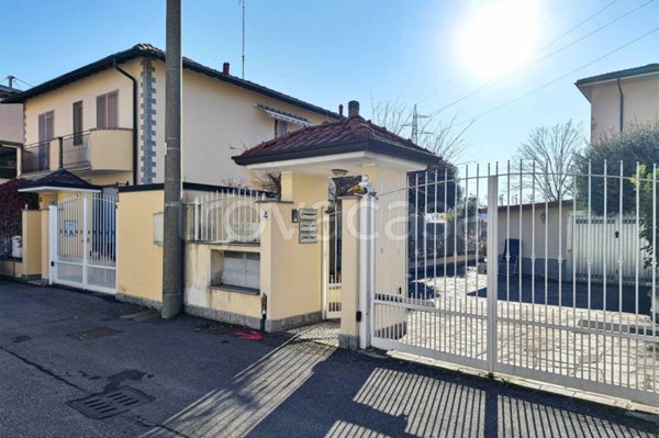 appartamento in vendita a Pioltello in zona Seggiano