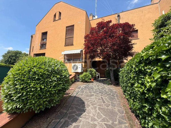 casa indipendente in vendita a Pioltello