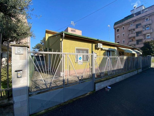 casa indipendente in vendita a Pioltello in zona Seggiano