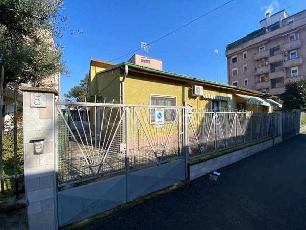 casa indipendente in vendita a Pioltello in zona Seggiano