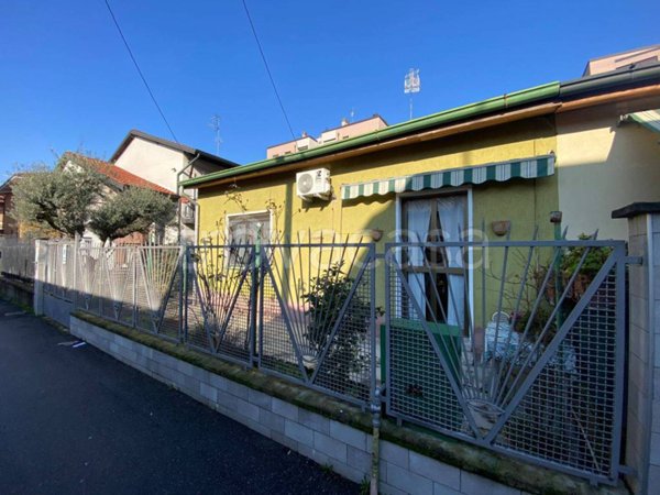 casa indipendente in vendita a Pioltello in zona Seggiano