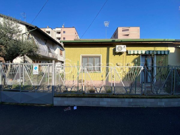 casa indipendente in vendita a Pioltello in zona Seggiano