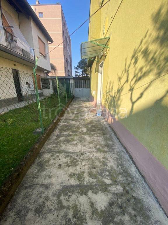 casa indipendente in vendita a Pioltello in zona Seggiano