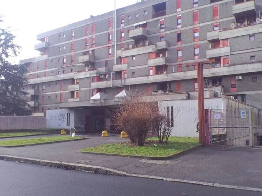 negozio in vendita a Pioltello