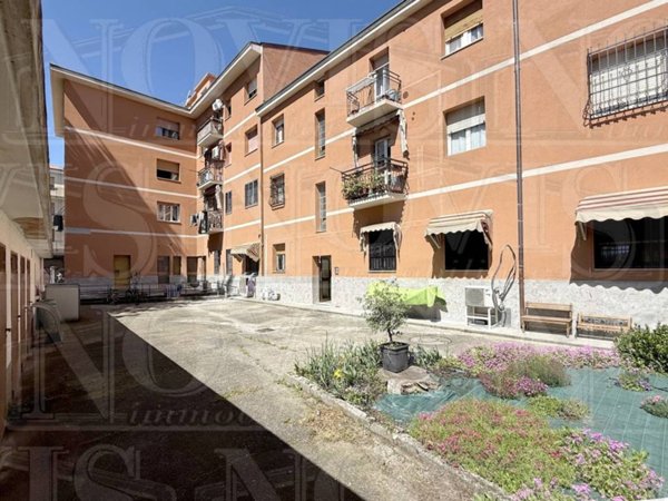 appartamento in vendita a Pioltello in zona Seggiano