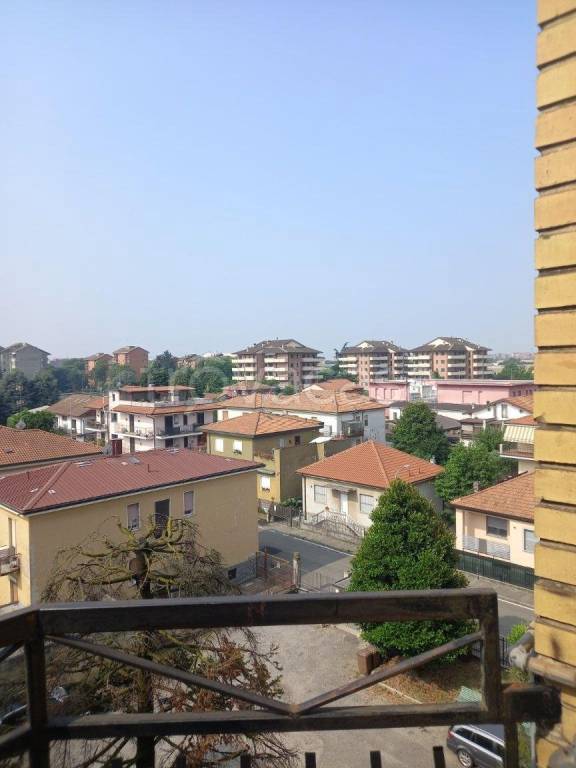 appartamento in vendita a Pioltello in zona Seggiano